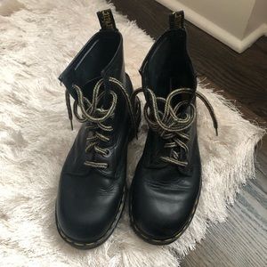 Women’s black leather vintage doc Martin boots
